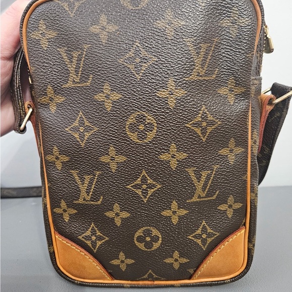 Authentic Louis Vuitton Amazon Monogram Crossbody Bag - Picture 3 of 10